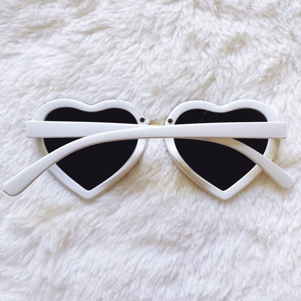 Pixie White Girl Heart-shape Sunglasses - Picture 11 of 11